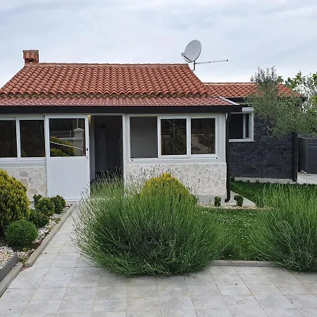 Ferienhaus Holiday Nada *