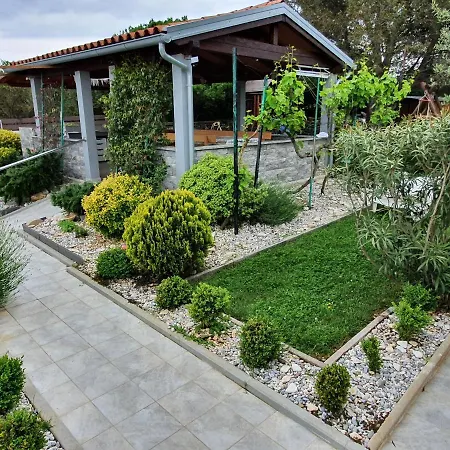 Holiday Nada Ferienhaus Pomer