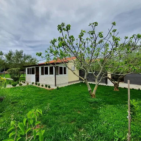 Holiday Nada Ferienhaus Pomer